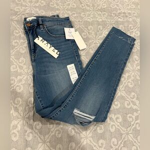 FRAYED Distressed Skinny Jeans in Blue